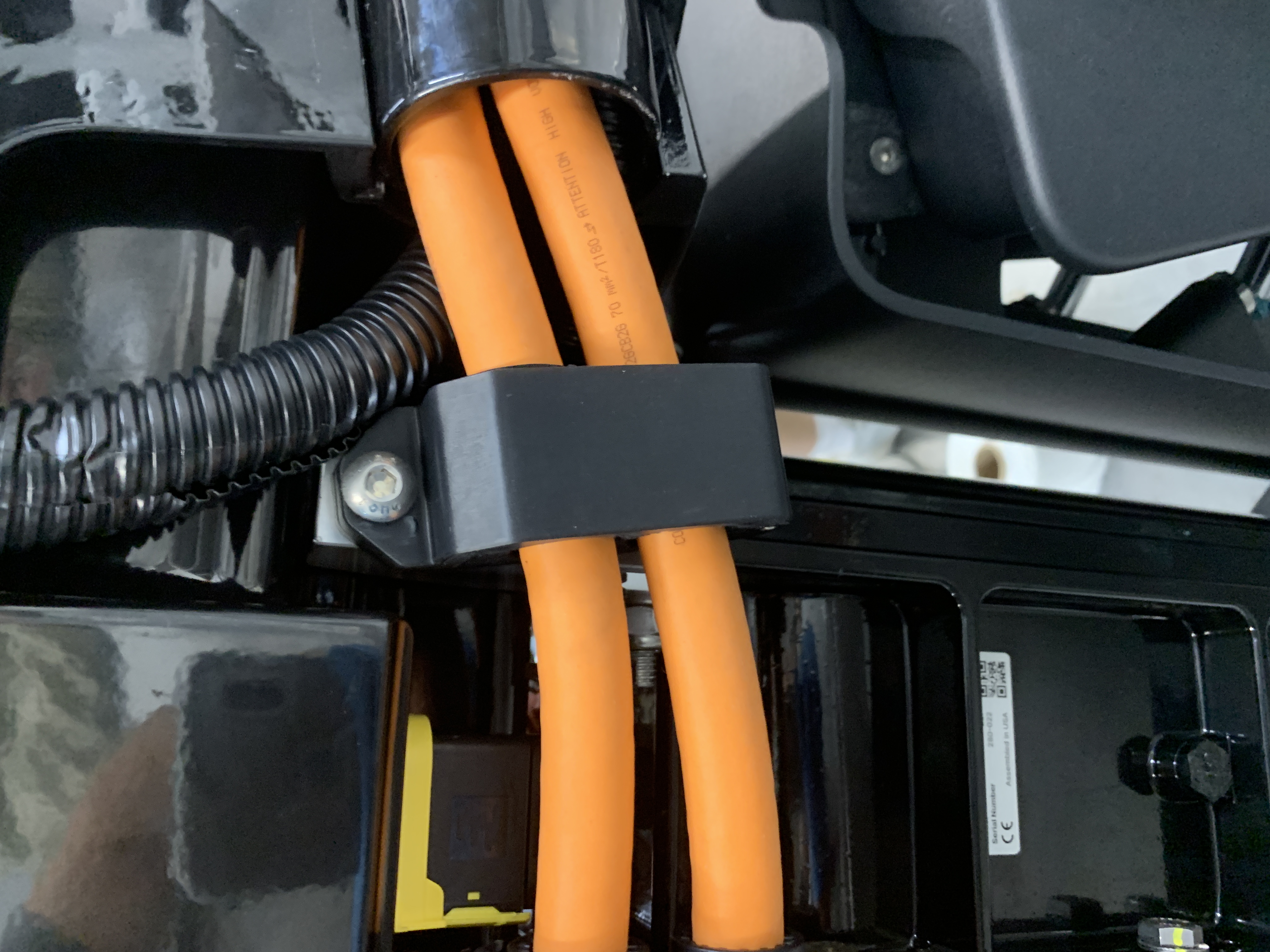 Earlier HV cable strain relief design with cable installed